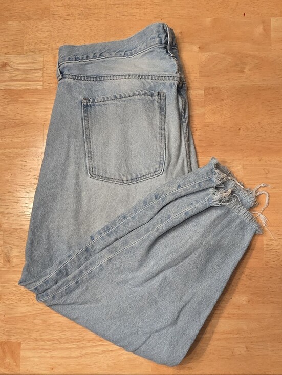 Old Navy Denim - Old Navy Slouchy Taper Jeans Light Wash Raw Hem Distressed Women's Size 16